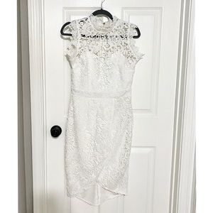 *NWT* Paperdolls White Lace Zip-Up Midi-Dress | Size 4 US